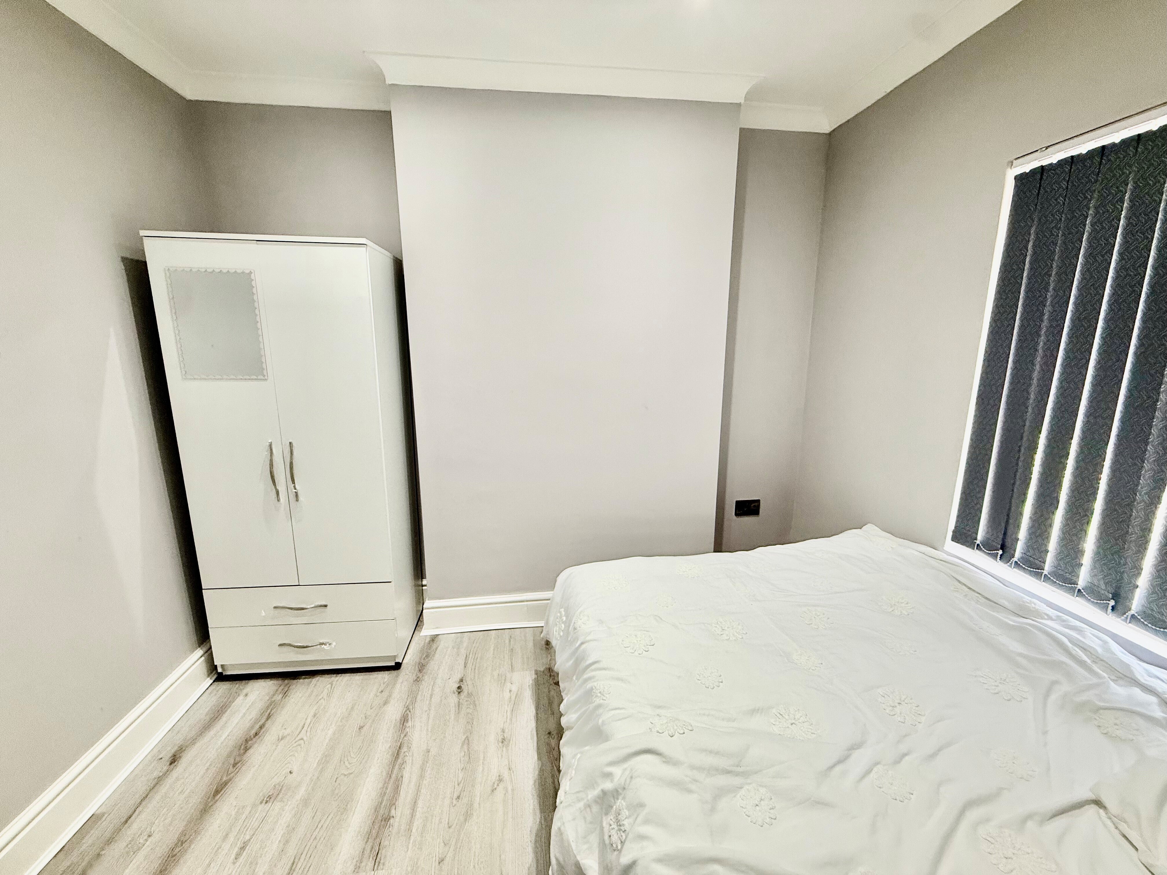 Room Acton Road in Erewash
