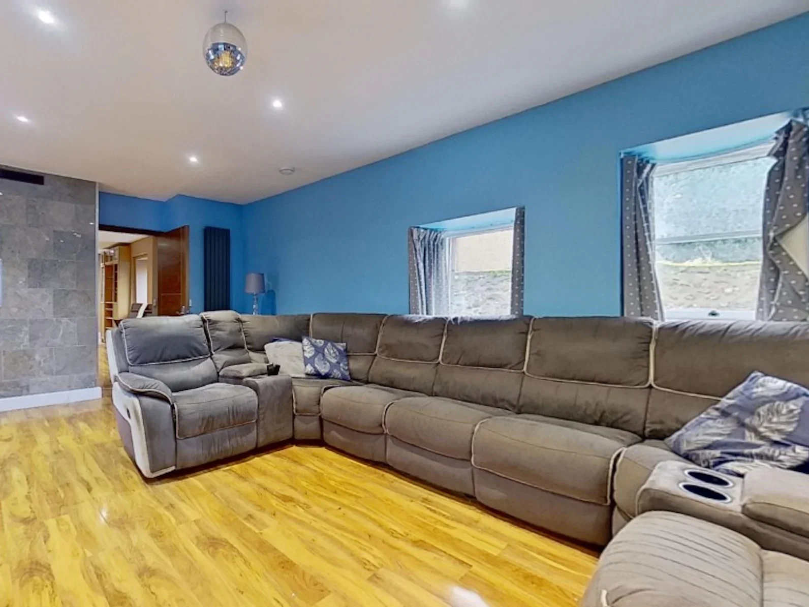 House Manse Park in Uphall