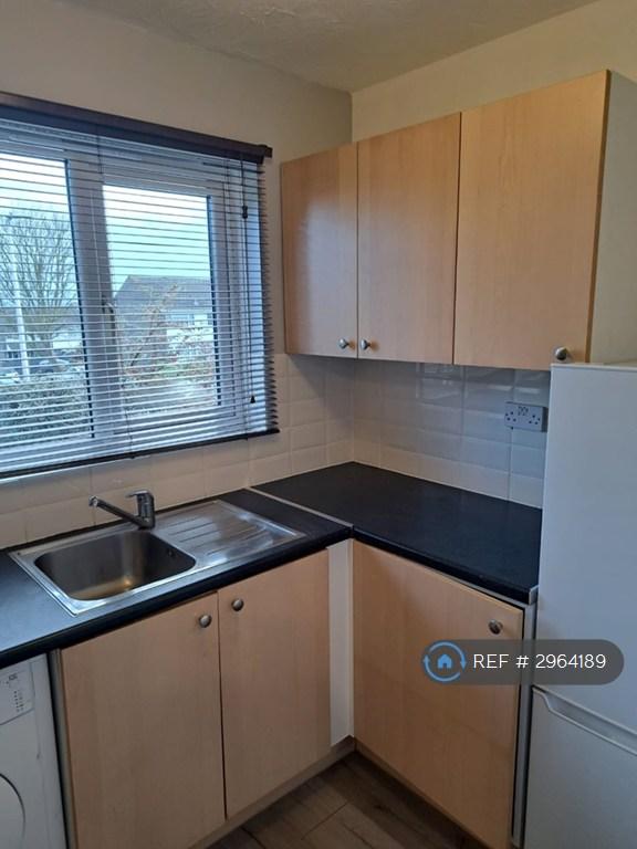 House Stour Close in Strood