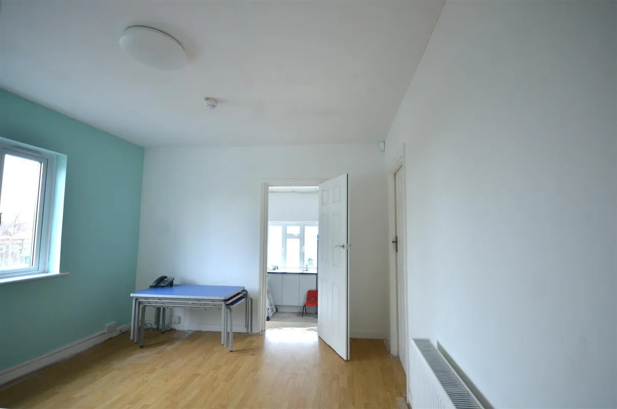 Flat Ashley Gardens in Greater London
