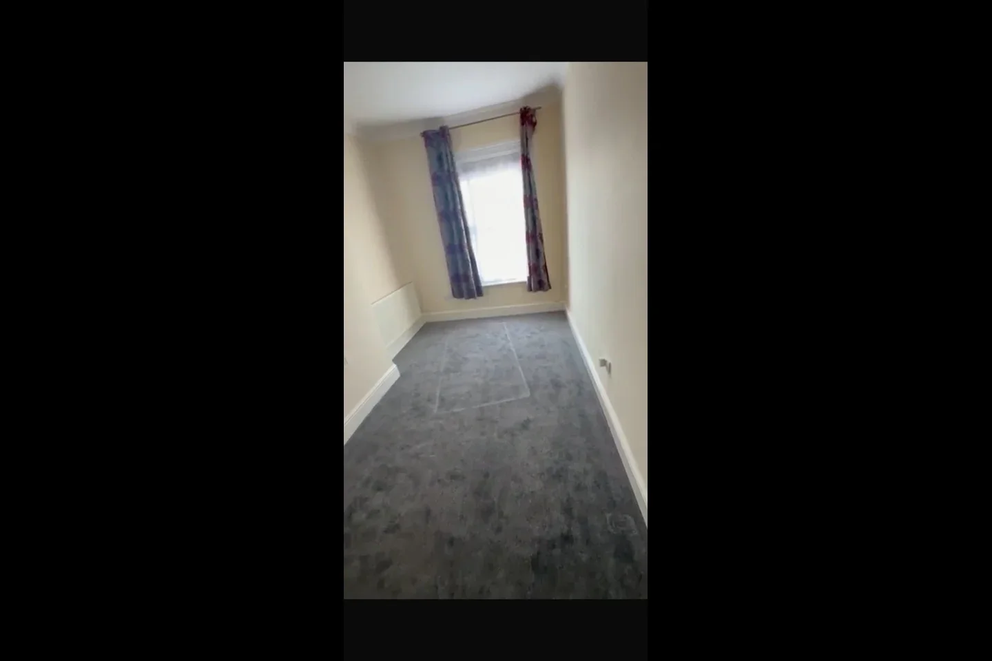 Flat Upton Lane in Greater London
