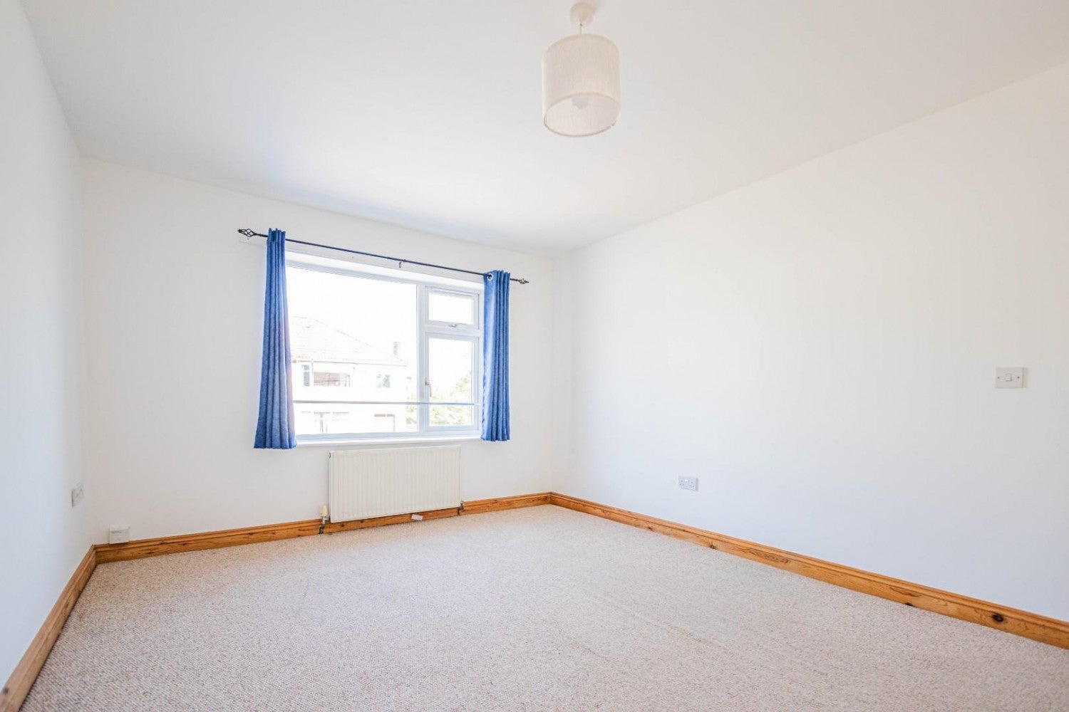 Flat Conygre Road in Bristol