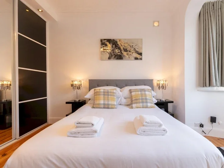 Flat Oakleigh Park Drive in Southend-on-Sea