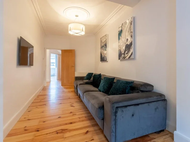 Flat Oakleigh Park Drive in Southend-on-Sea