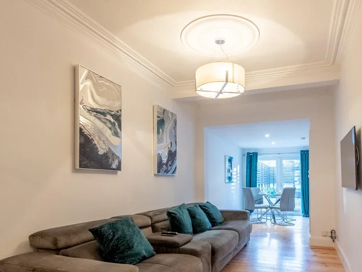 Flat Oakleigh Park Drive in Southend-on-Sea