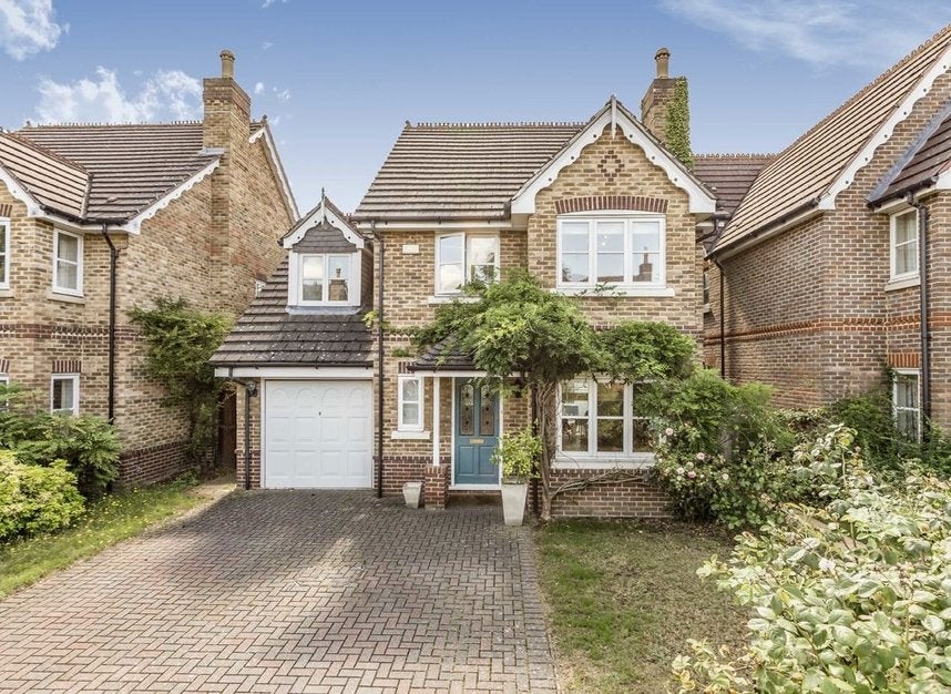 House Bainbridge Close in Greater London