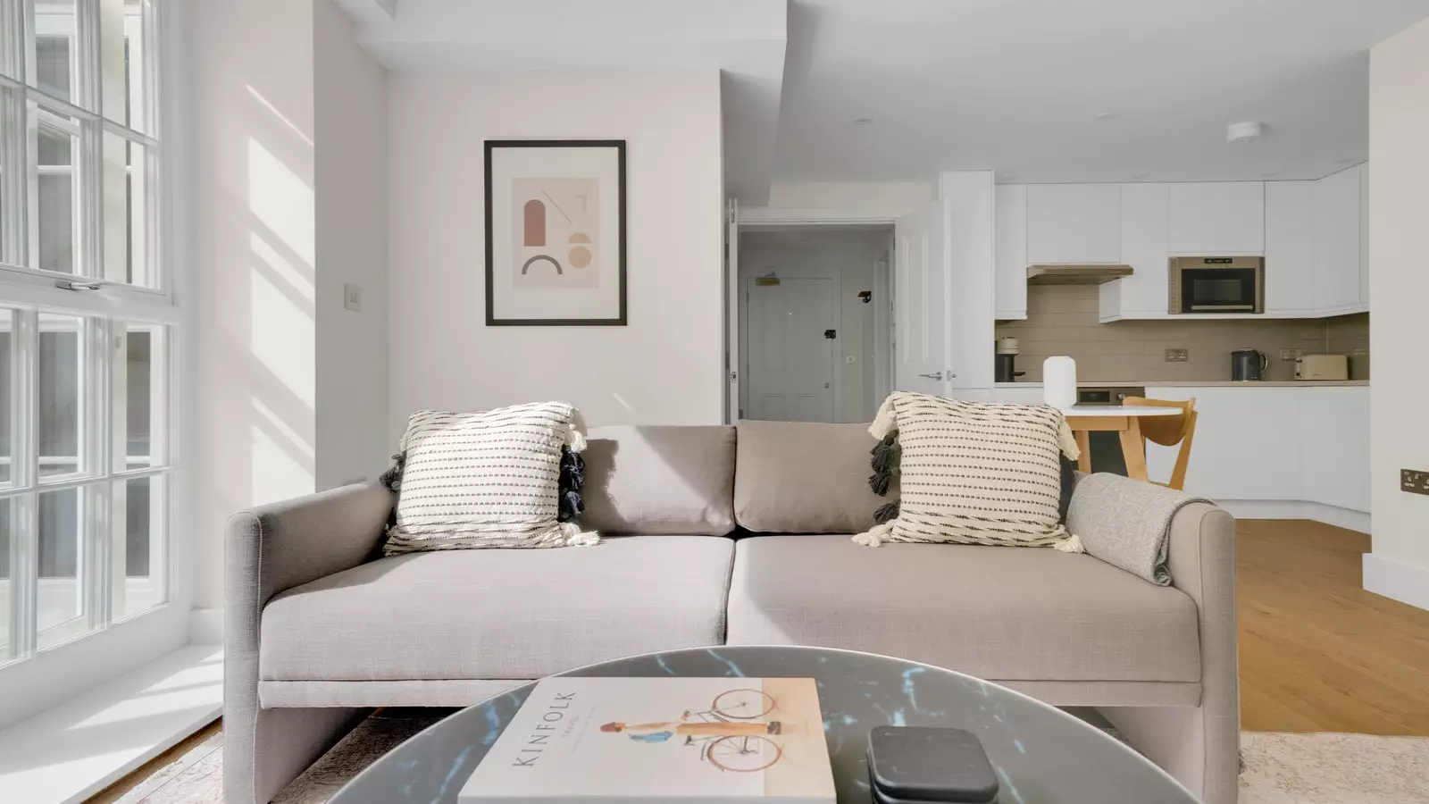 Flat Grindal Street in Greater London
