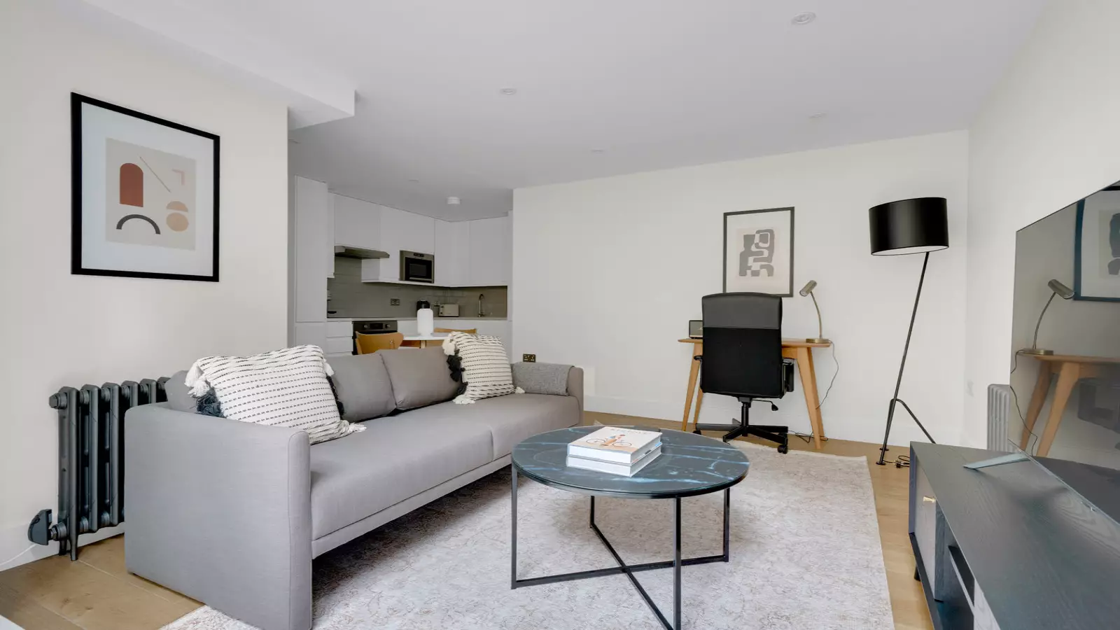 Flat Grindal Street in Greater London