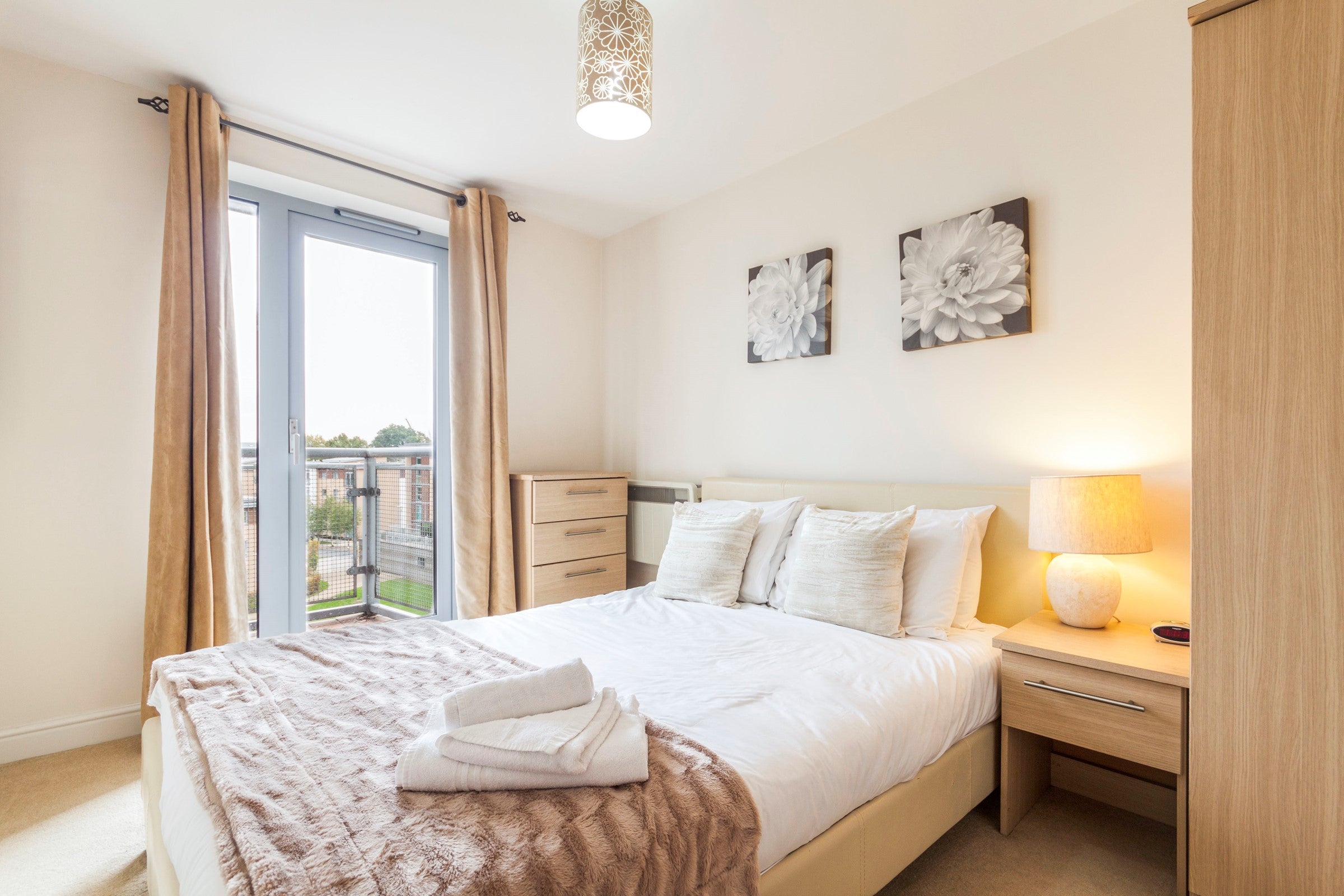 Flat Kelvin Gate in Bracknell