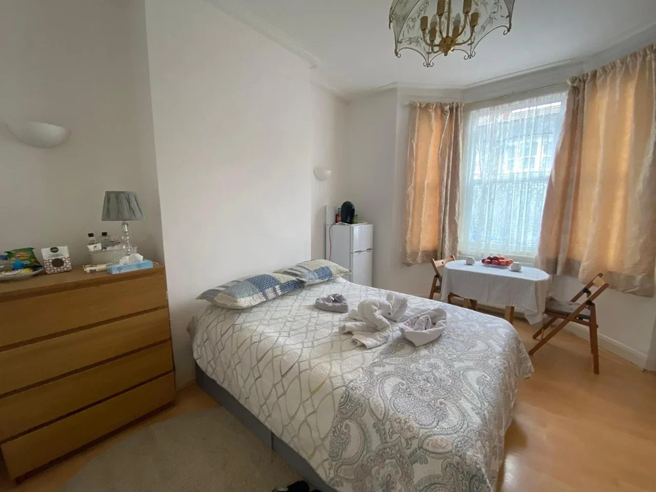 Room Bertie Road in Greater London