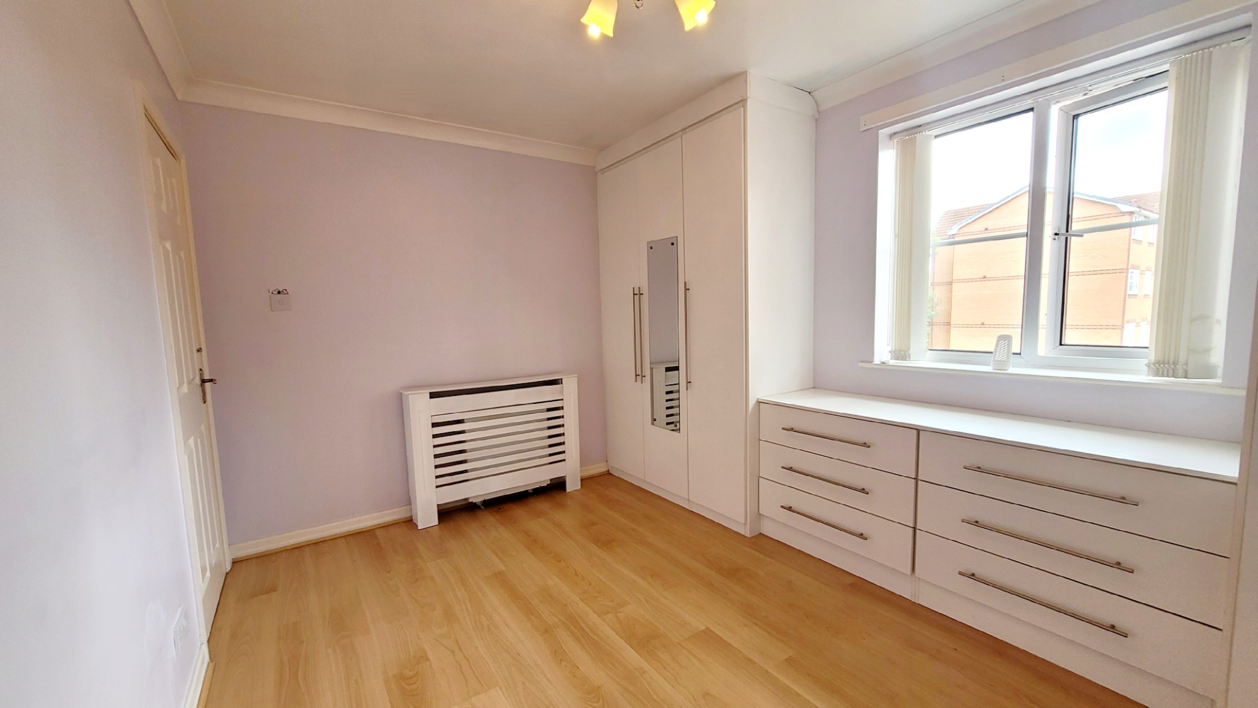 Flat Longview Drive in Salford
