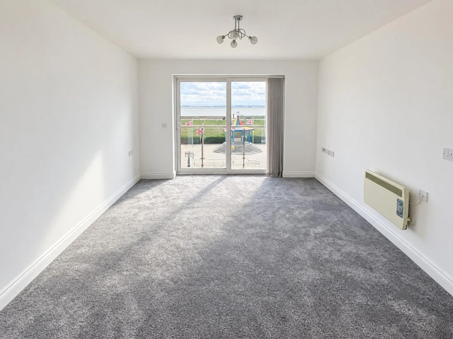 Flat Furtherwick Road in Canvey Island