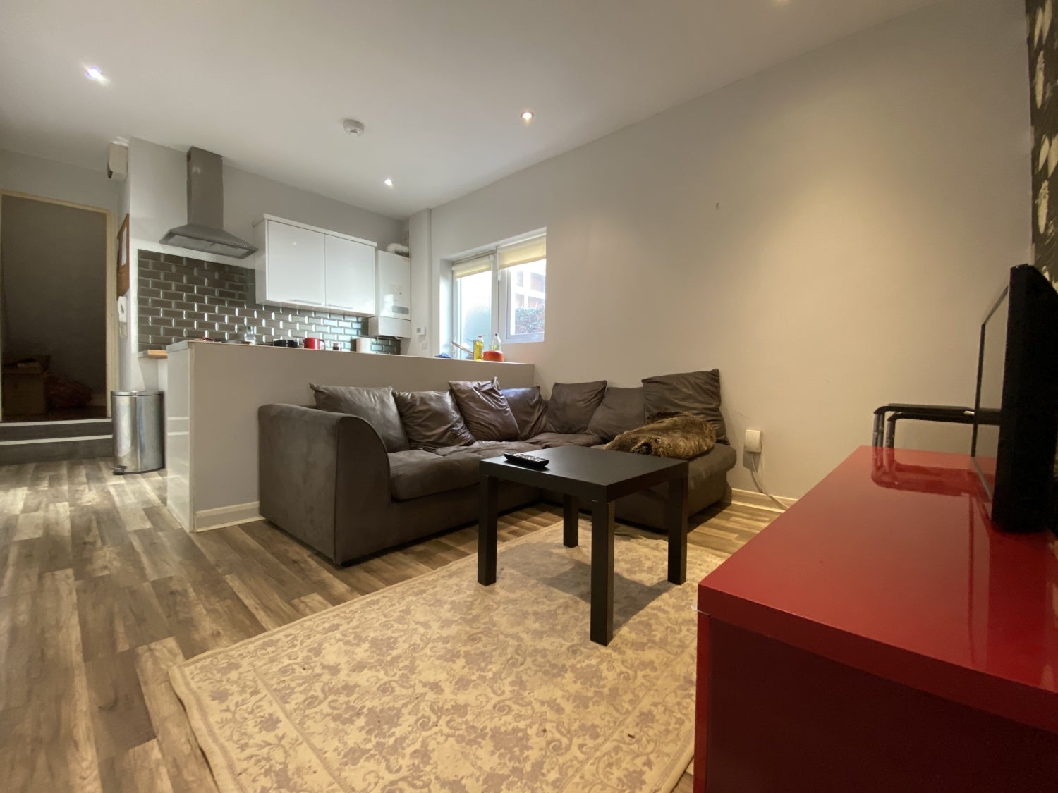 Flat Llanbleddian Gardens in Cardiff