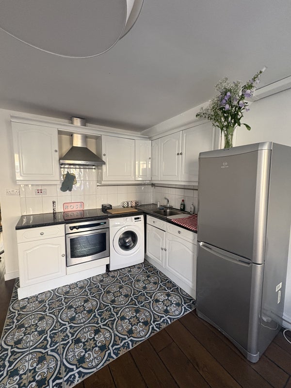 Flat Welshpool Street in Greater London