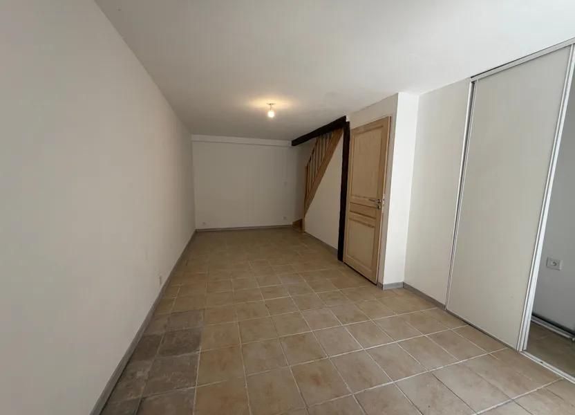 Flat Rue Victor Hugo in Reuilly