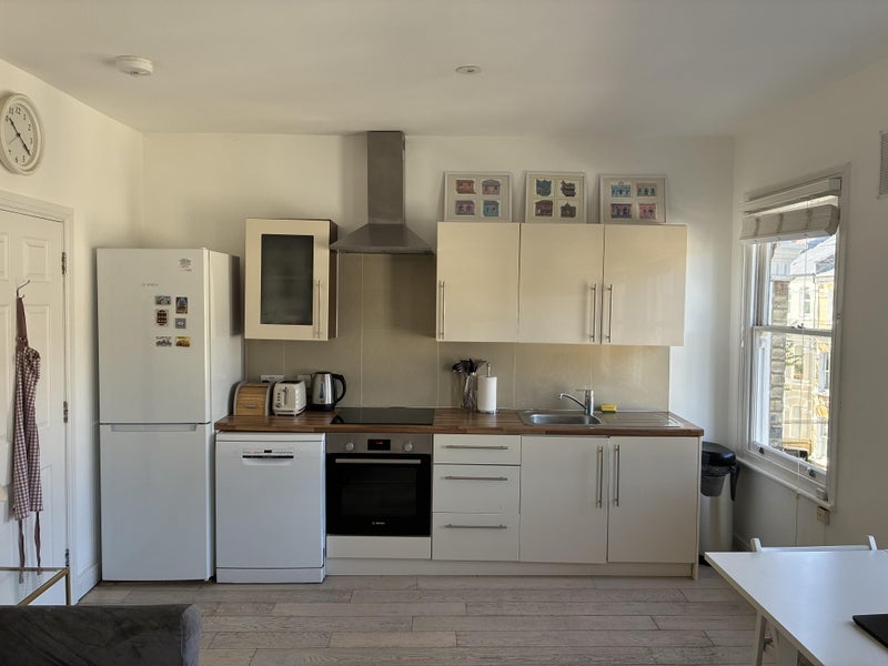 Flat Beauchamp Road in Greater London