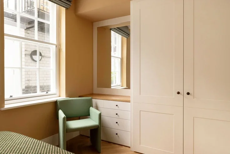 Flat Weymouth Mews in City of Westminster