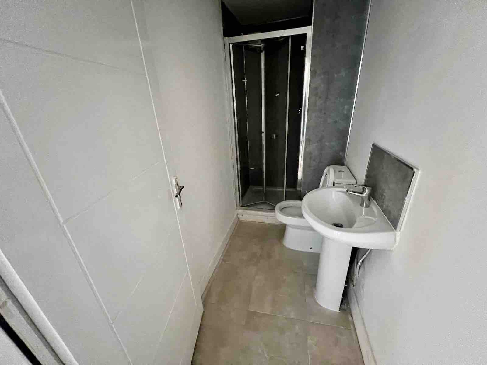 Flat Angel Passage in Willenhall