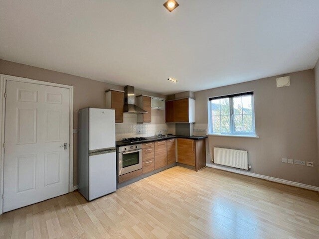Flat Queensgate in Fairford Leys