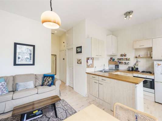 Flat Sterndale Road in Greater London
