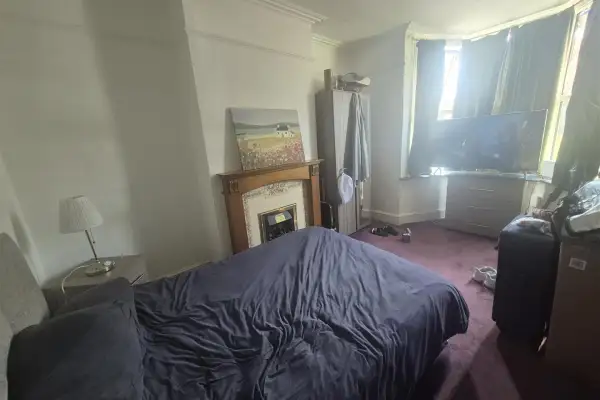 Room Westfield Road in Wellingborough