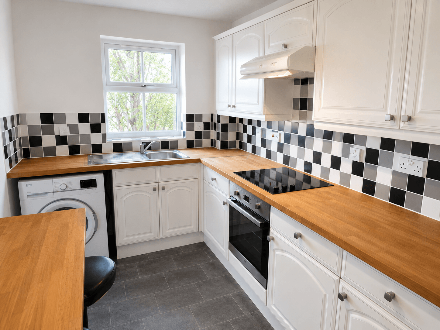 Flat Drapers Field in Coventry