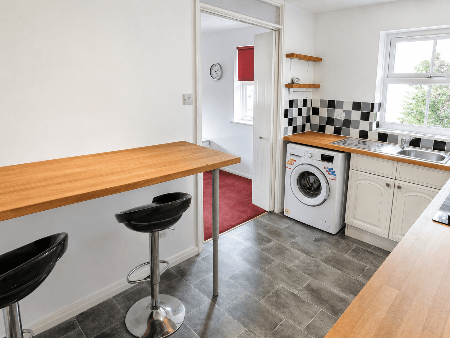 Flat Drapers Field in Coventry
