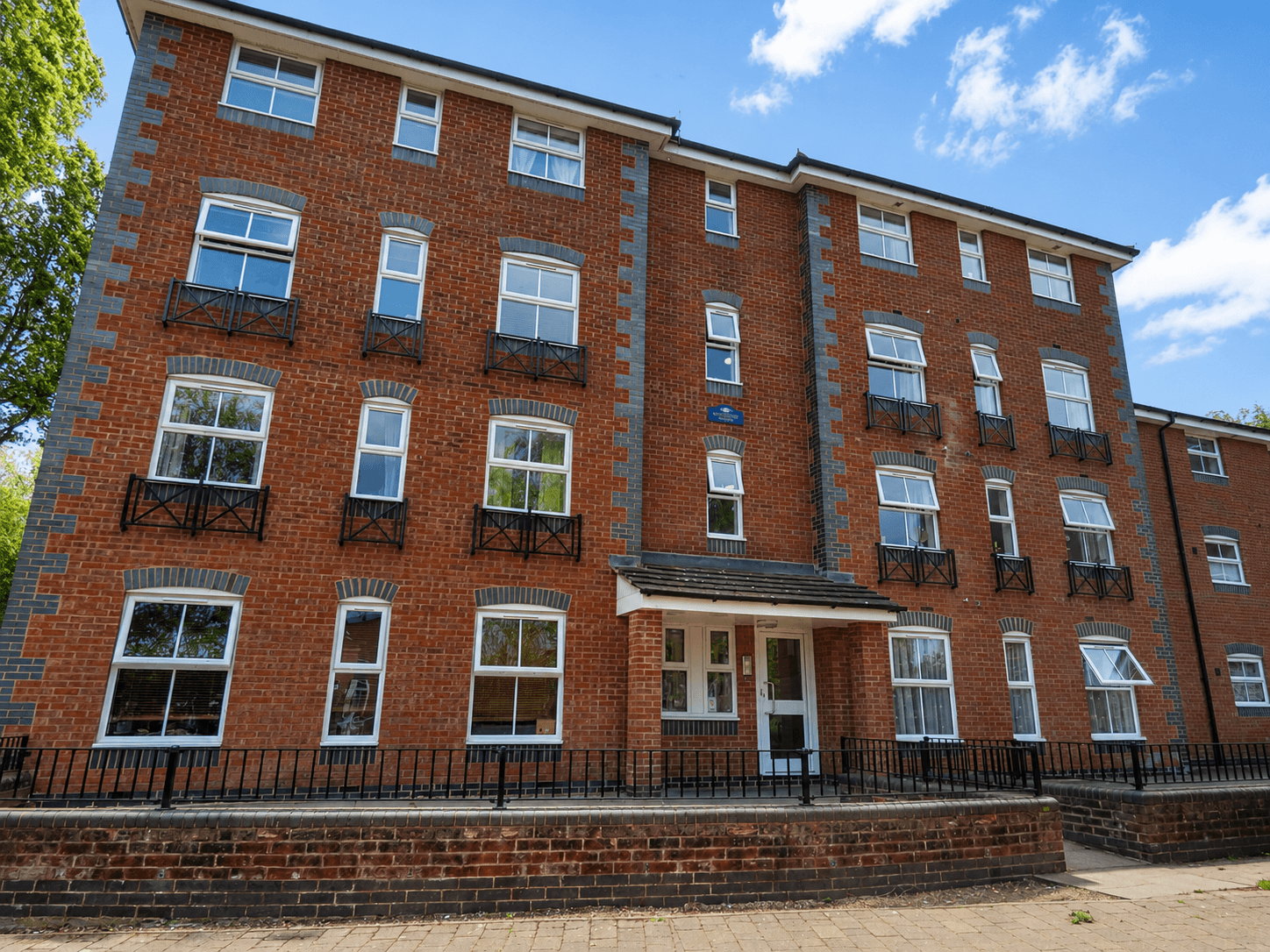 Flat Drapers Field in Coventry