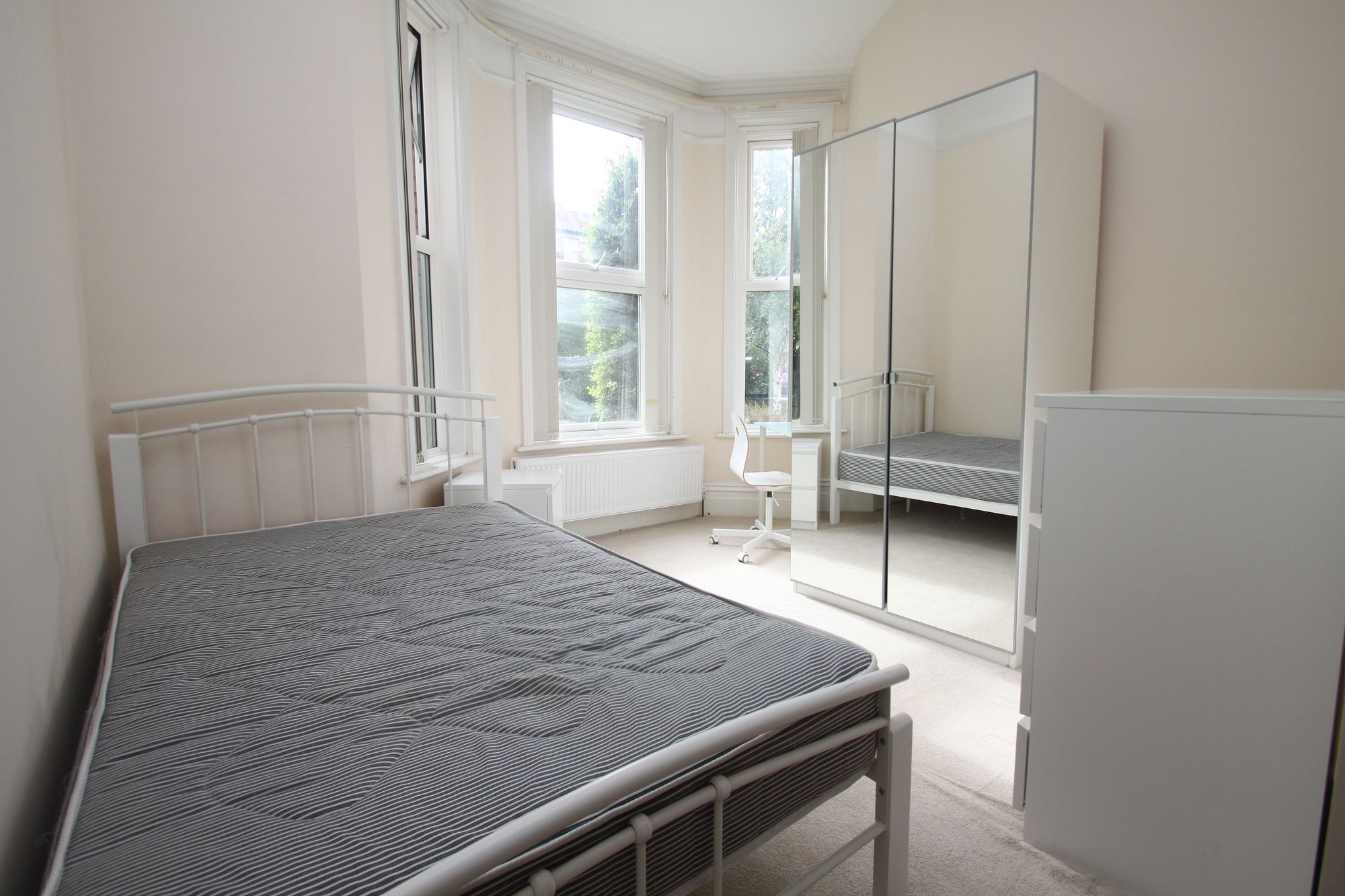 Flat Holdenhurst Road in Bournemouth