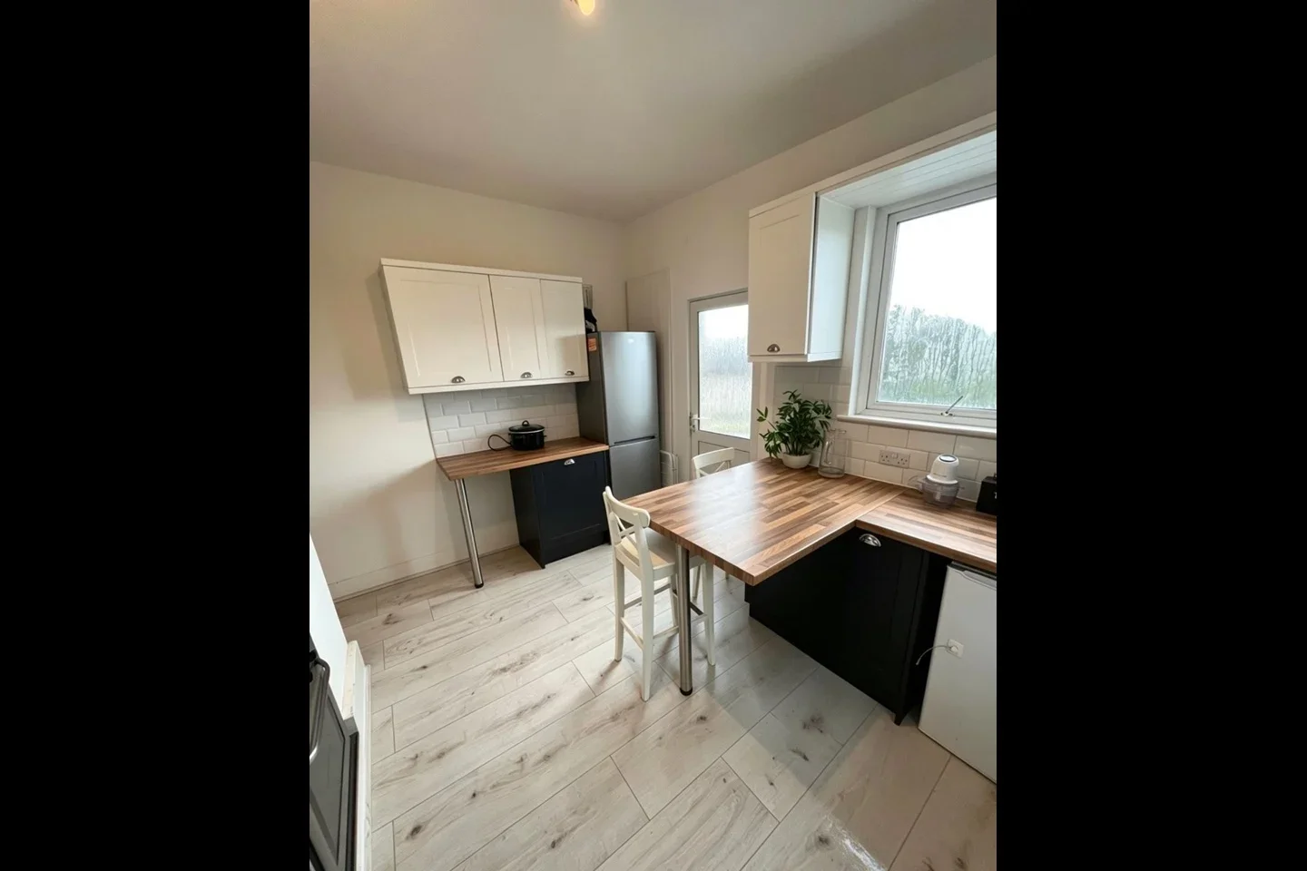 Room Dundee Road in Greater London