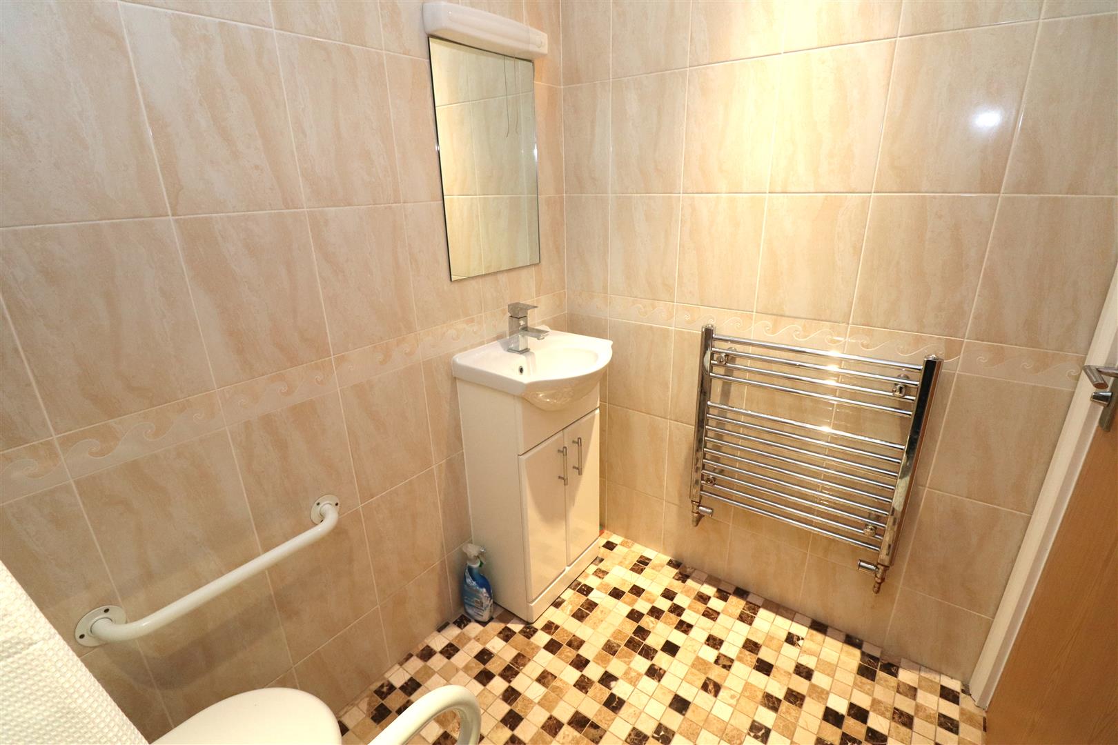 Room Fernbrook Drive in Greater London