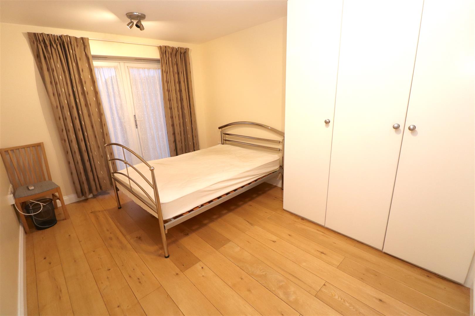 Room Fernbrook Drive in Greater London