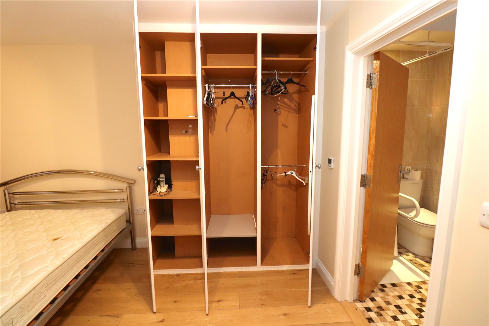 Room Fernbrook Drive in Greater London