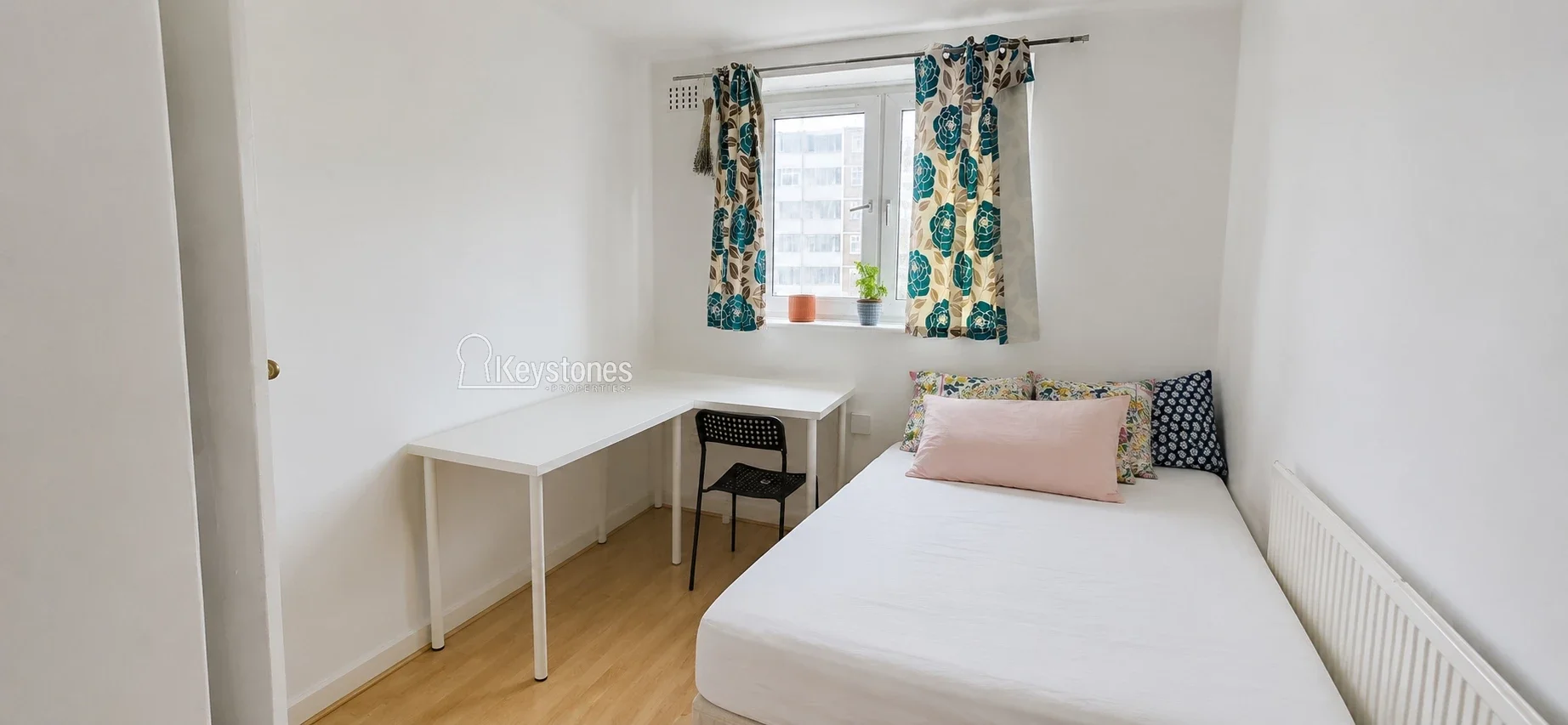 Flat Canrobert Street in Greater London