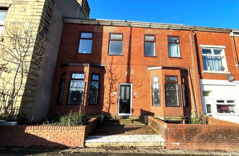 Flat Preston New Road in Blackburn