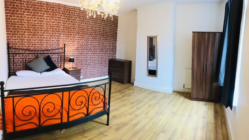 Room Great Central Road in Charnwood