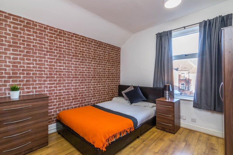 Room Great Central Road in Charnwood