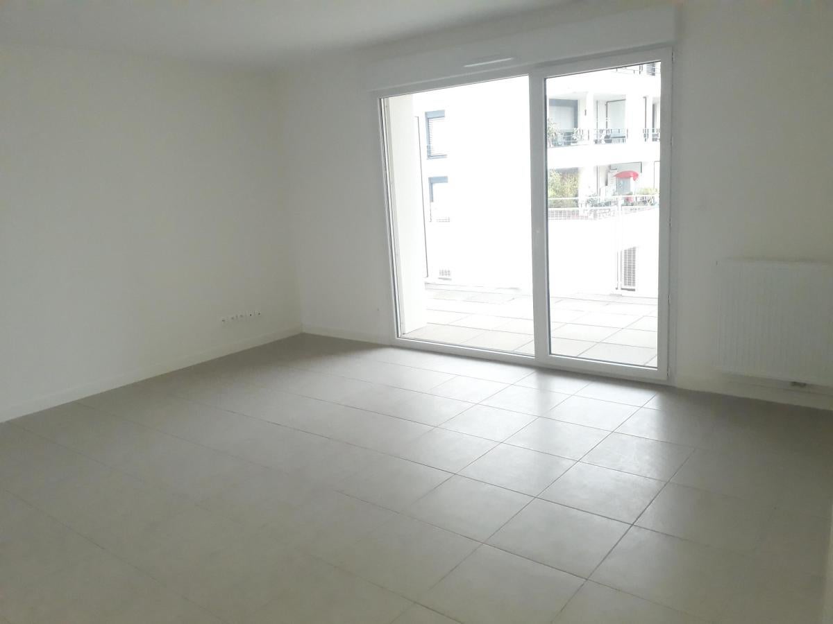 Flat Rue de la République in Sathonay-Camp