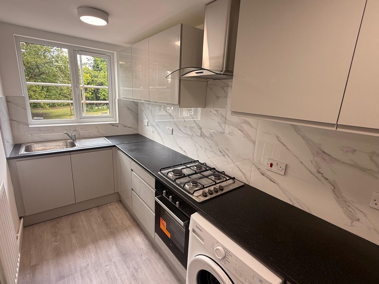 Flat Warners End Road in Dacorum