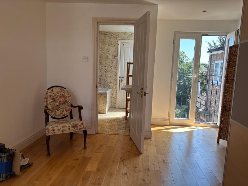 Room Stanthorpe Road in Greater London