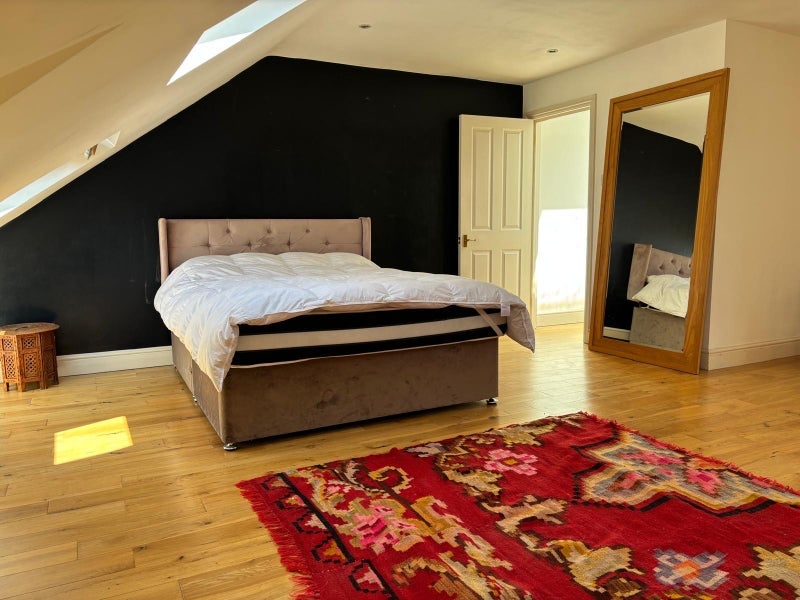 Room Stanthorpe Road in Greater London