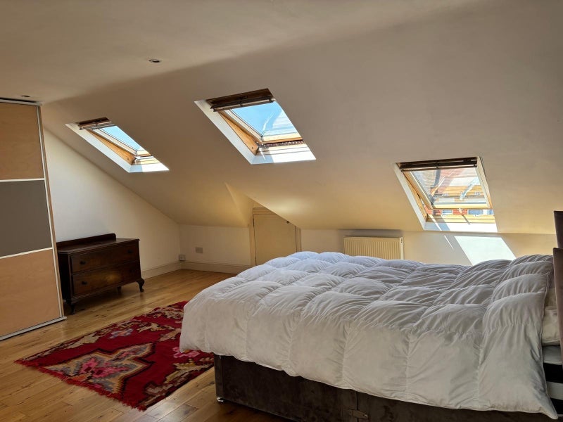 Room Stanthorpe Road in Greater London