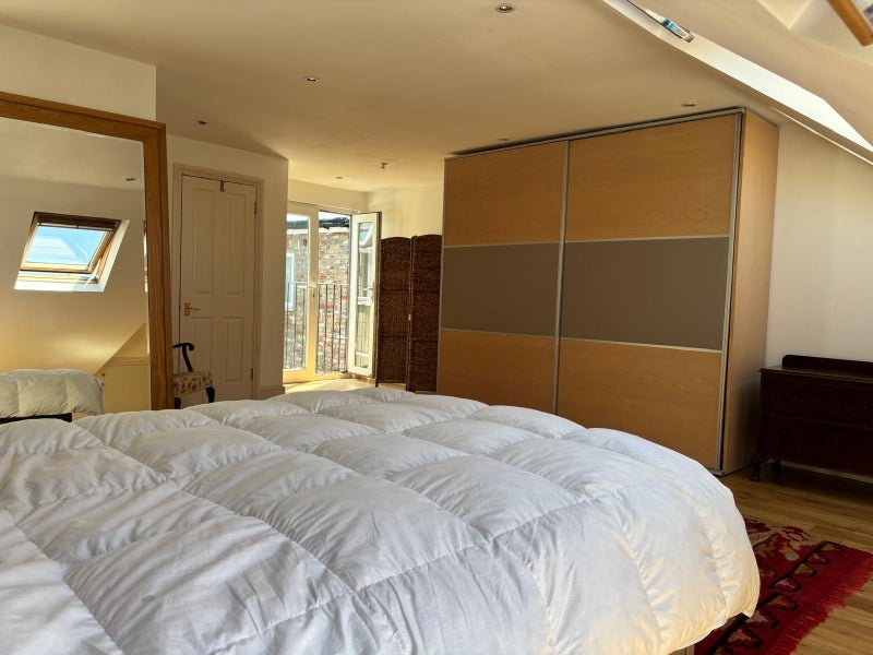 Room Stanthorpe Road in Greater London