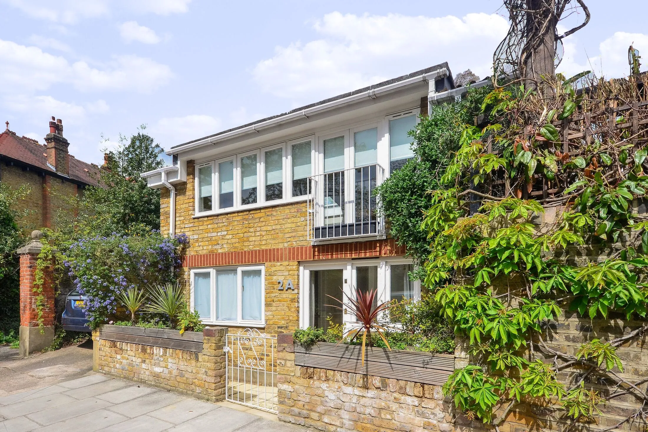 House Beechwood Avenue in Greater London