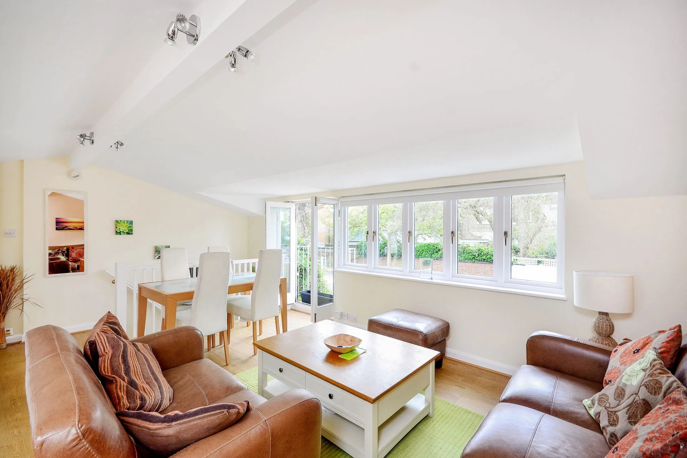 House Beechwood Avenue in Greater London