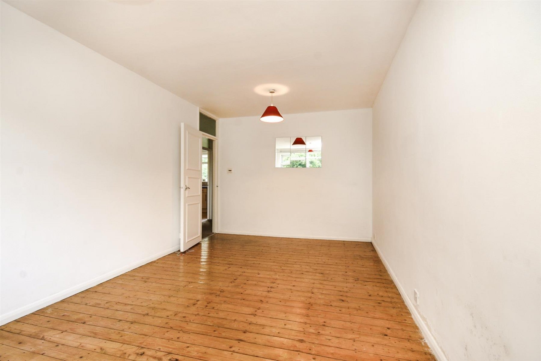 Flat Brownswood Road in Greater London