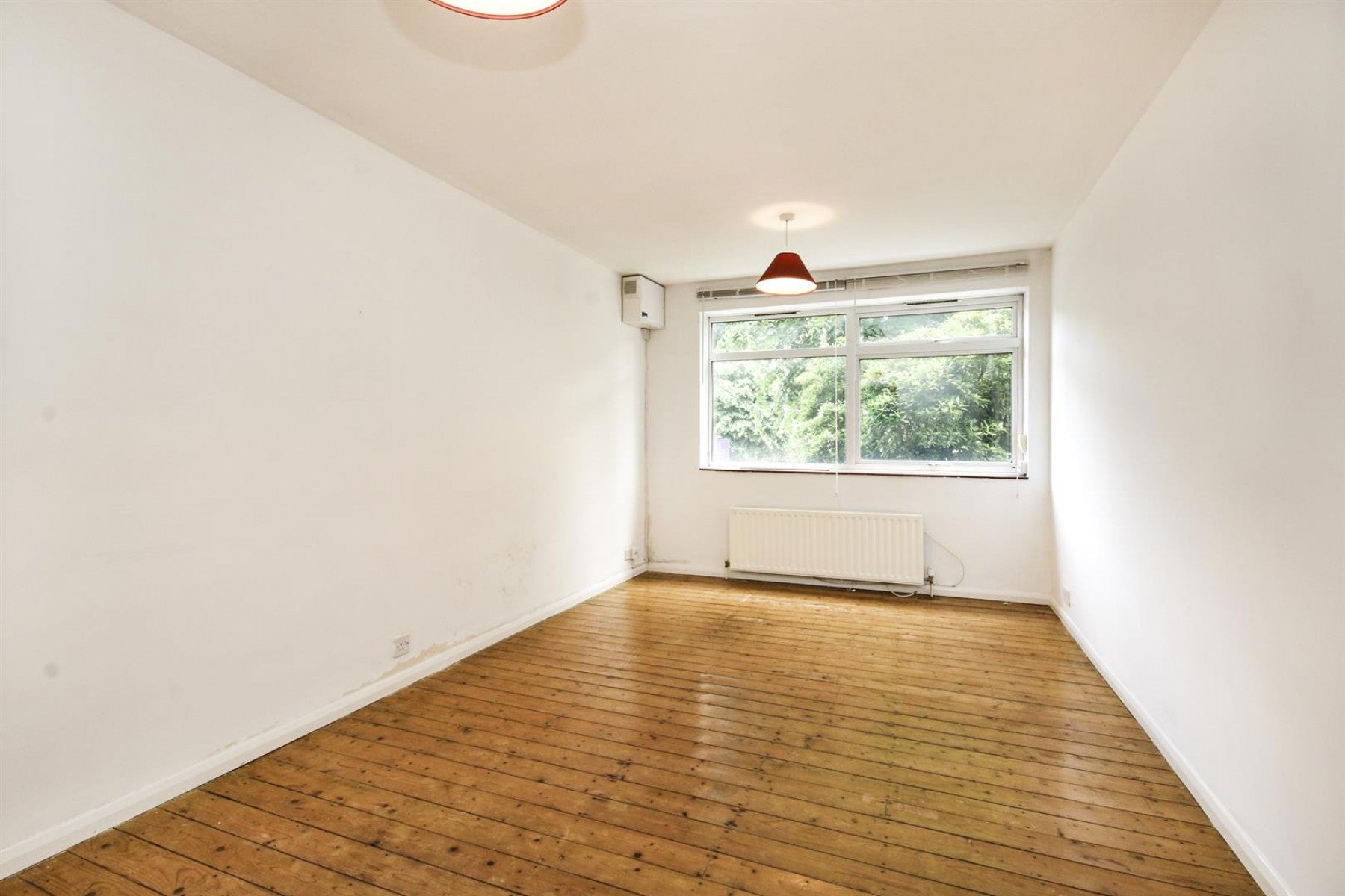 Flat Brownswood Road in Greater London