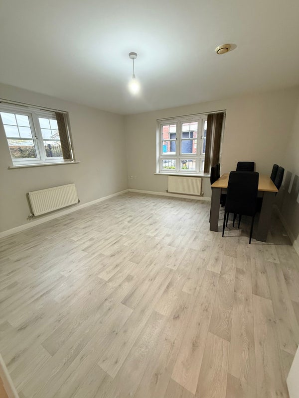 Flat Pinfold Street in Sandwell