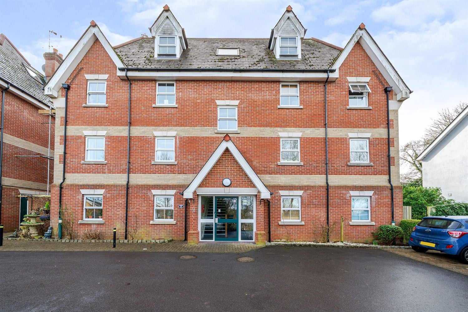 Flat Tilehurst Road in Reading