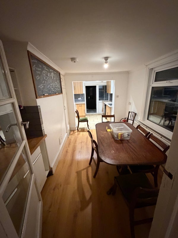 Room Lea Bridge Road in Greater London